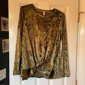 Green velvet twist tie top